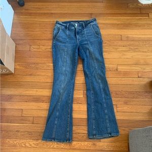 Size 8 American Eagle mid rise flare jegging